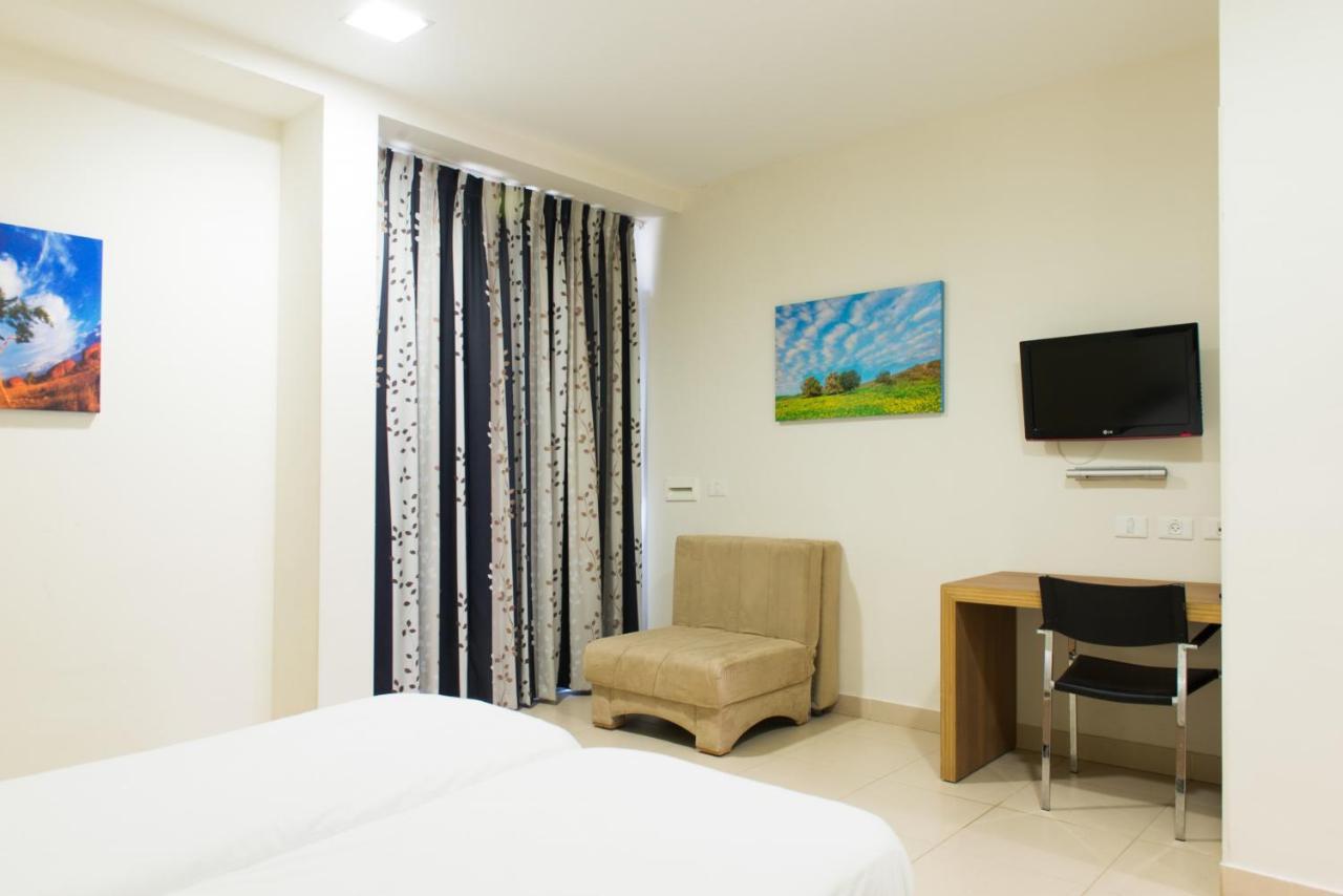 Hi - Poriya Hostel Poriyya Экстерьер фото