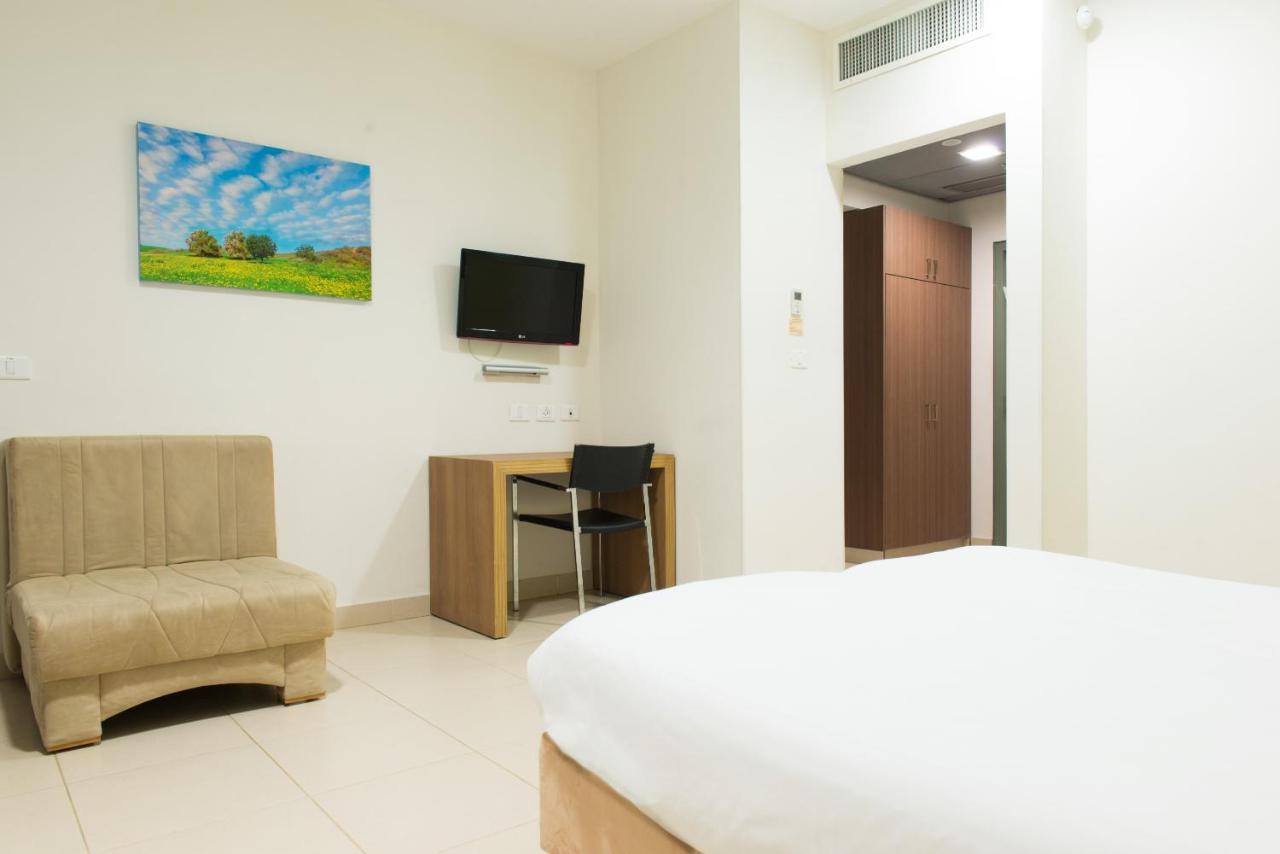 Hi - Poriya Hostel Poriyya Экстерьер фото